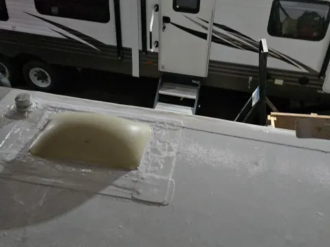 Unlike the ugly yellowness above the photos you just saw this is the finished product when we coat it with the silicone just really for looks reasons much nicer than the yellow from the images above